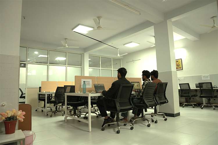 Office Desks for Freelancers and Startups in Jaipur